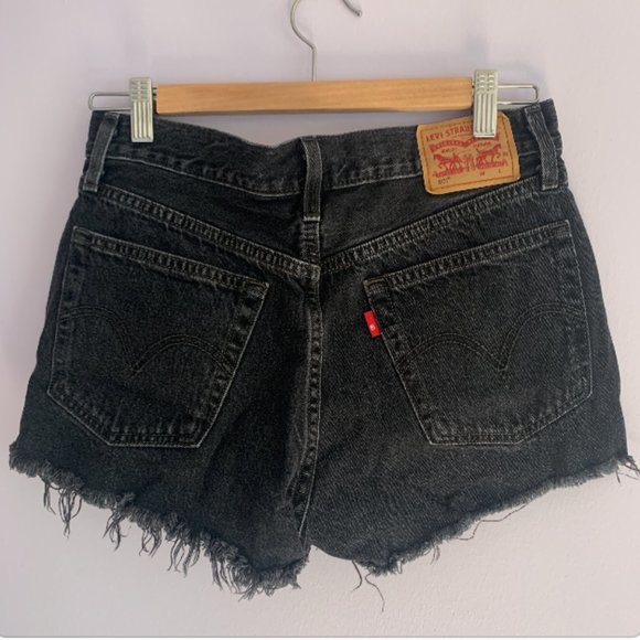 Levi's Women's 501 Original Black Denim Shorts - Size 27 - Picture 3 of 3